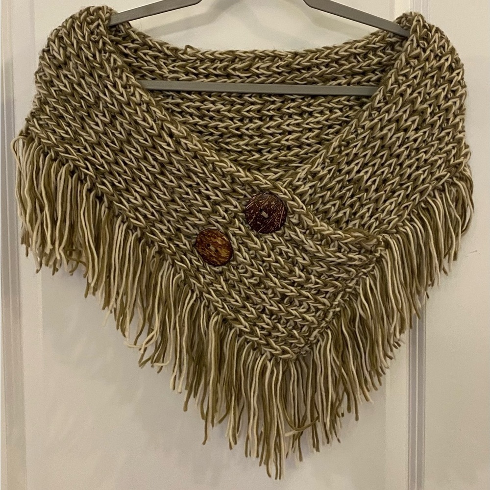 Knitted Loop Fringe Infinity Scarf Sweater Collar Crochet V-neck Wooden Buttons